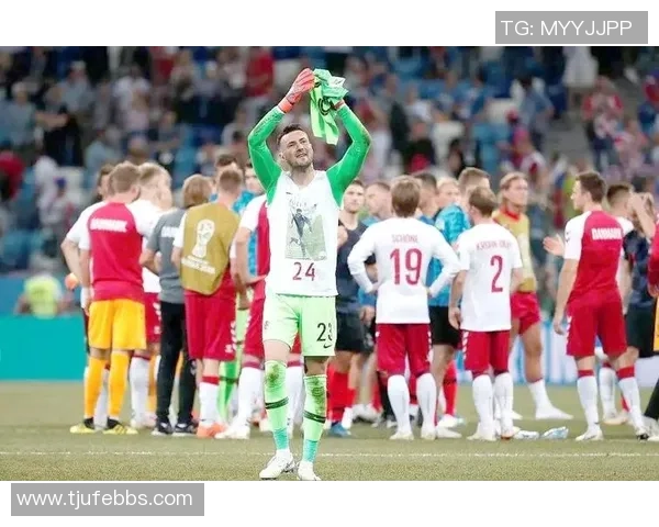 聚焦足球球星莫斯科探寻绿茵场上的拼搏故事与荣耀传奇